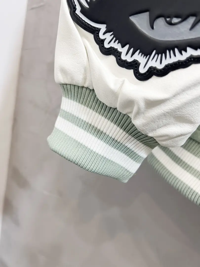 9566-75$-LV-Comes with dust bag gallery