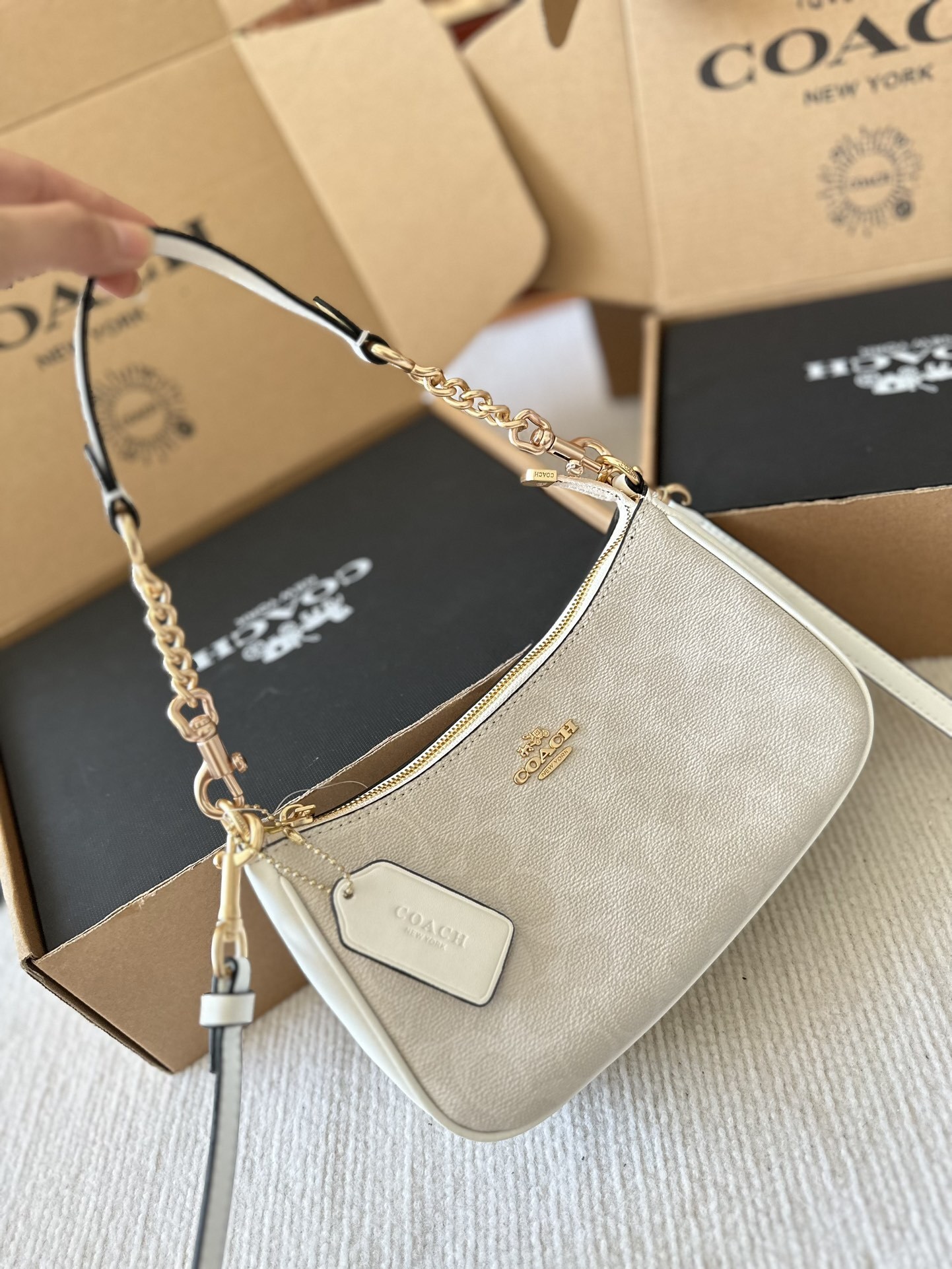 9669-57$-COACH gallery