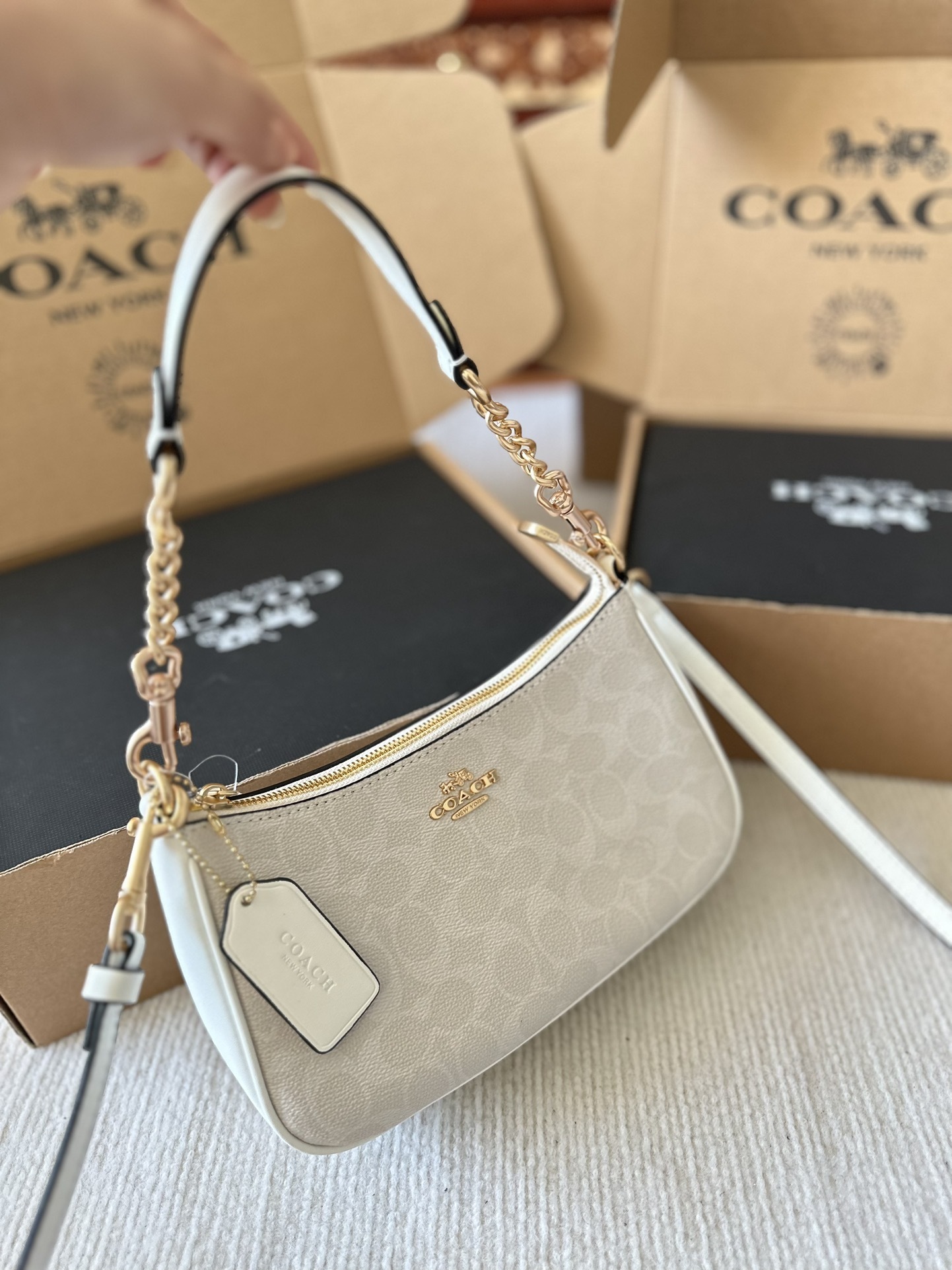 9669-57$-COACH gallery