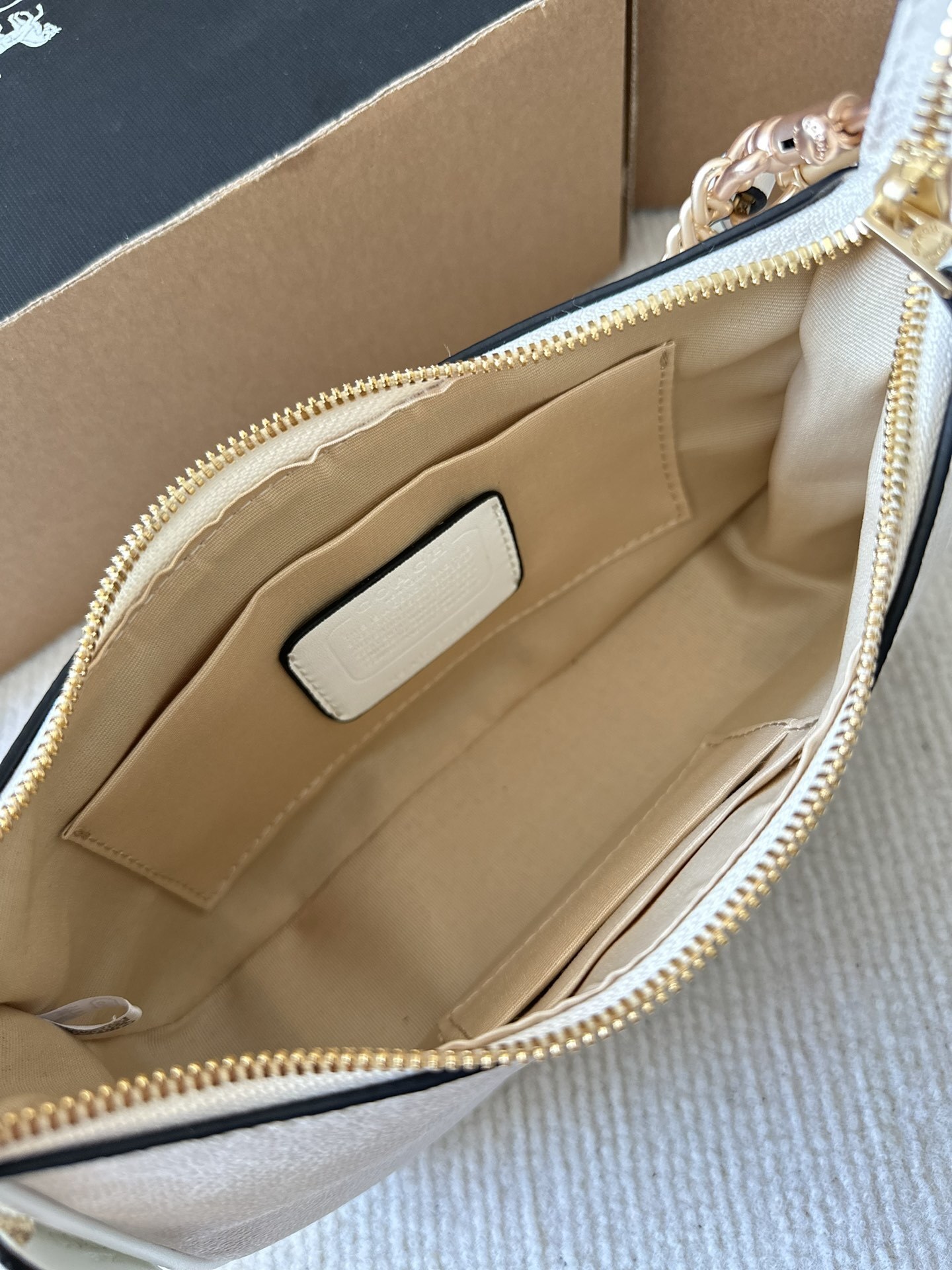 9669-57$-COACH gallery