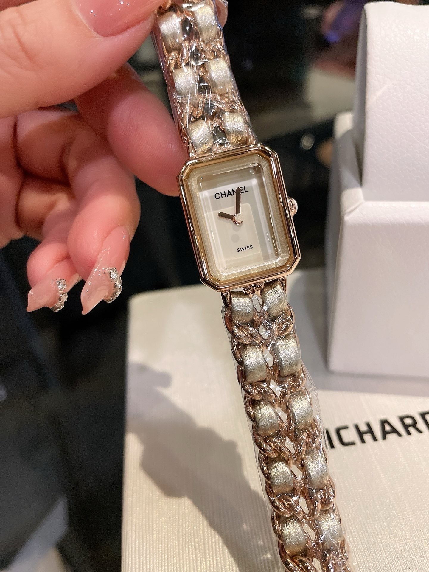 9678-125$-CHANEL gallery