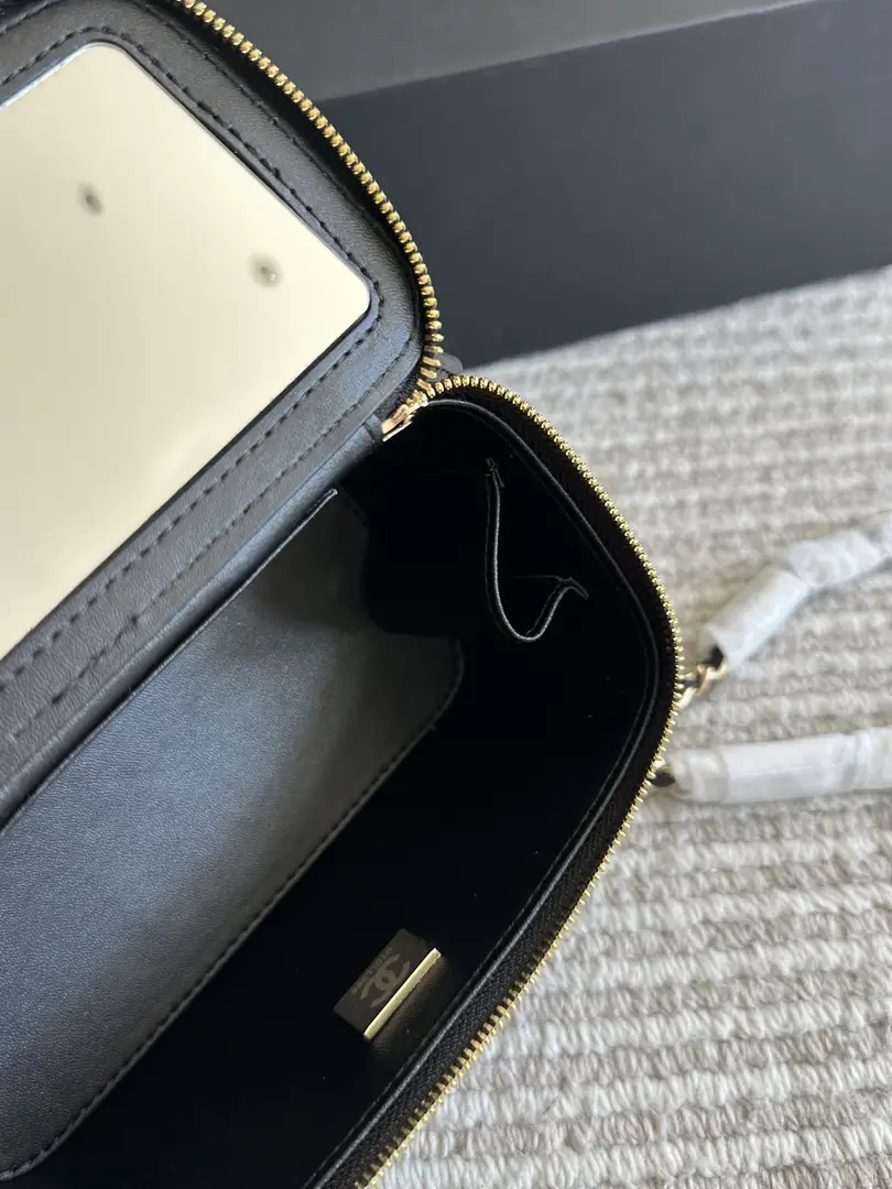 9693-61$-CHANEL gallery