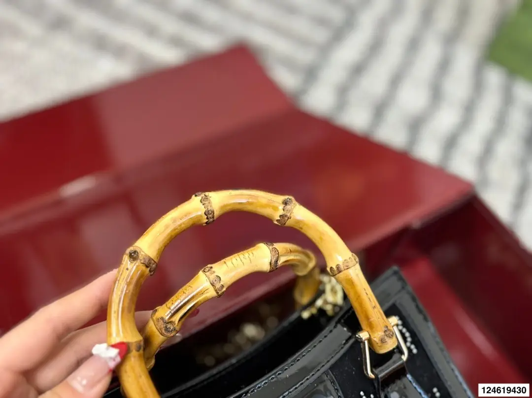 9700-69$-gucci gallery
