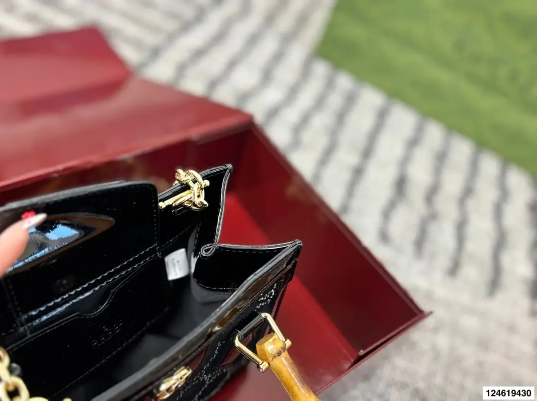 9700-69$-gucci gallery