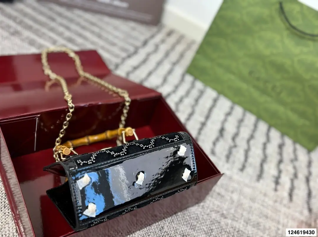 9700-69$-gucci gallery