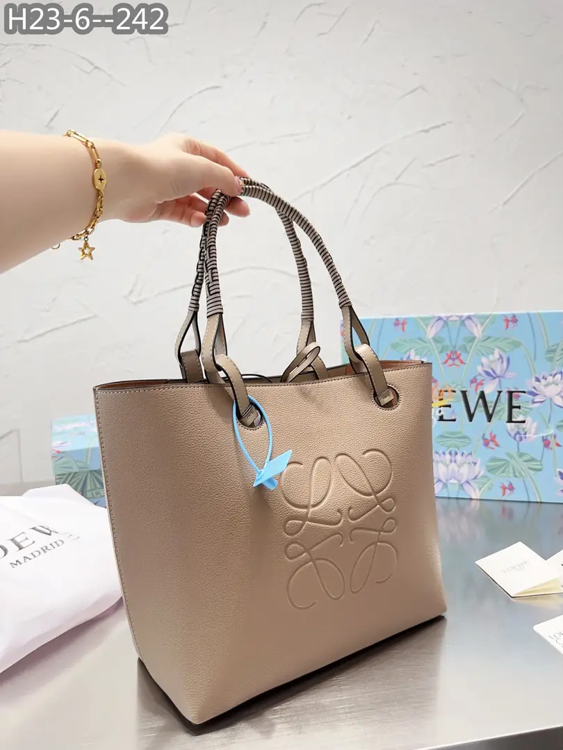 3475-64$-LOEVE gallery