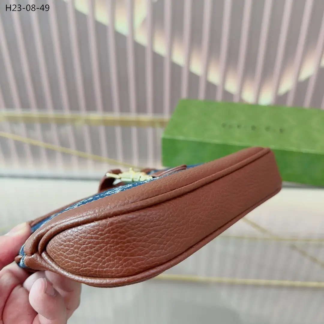 3790-58$-Gucci gallery