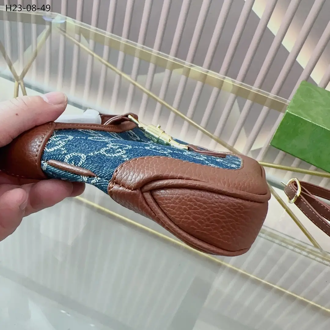 3790-58$-Gucci gallery