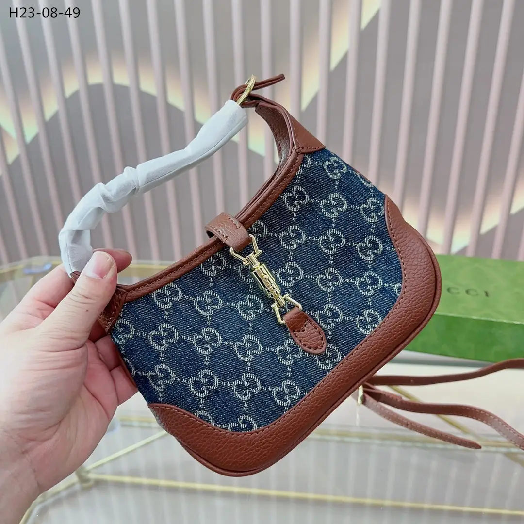 3790-58$-Gucci gallery