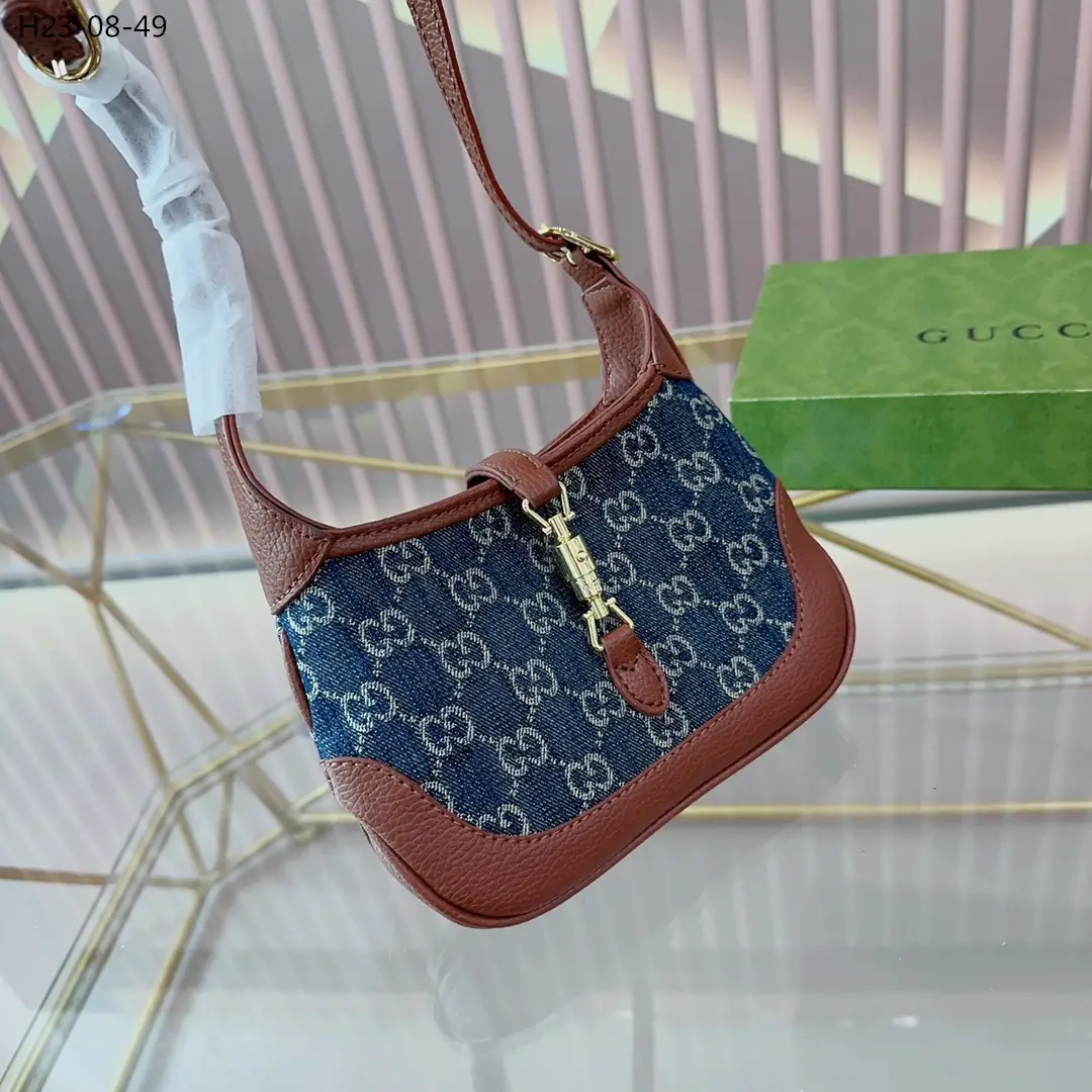 3790-58$-Gucci gallery