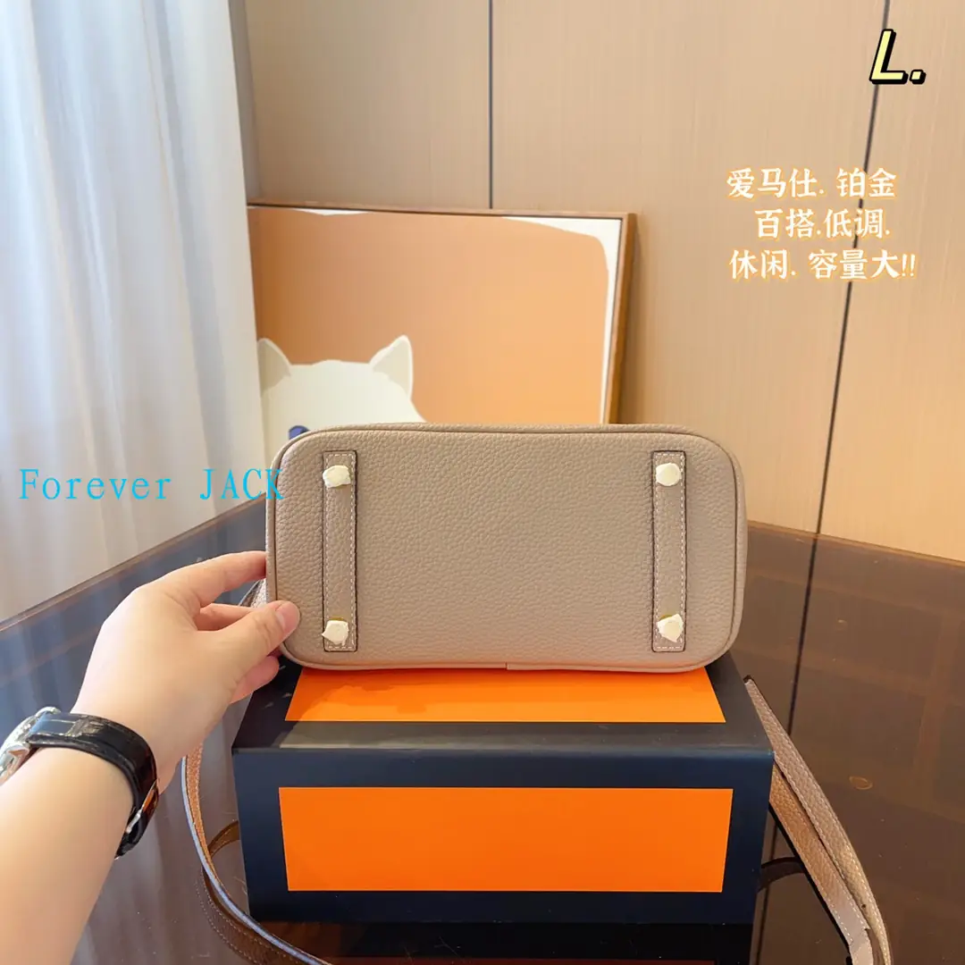 3981-68$-Hermès gallery