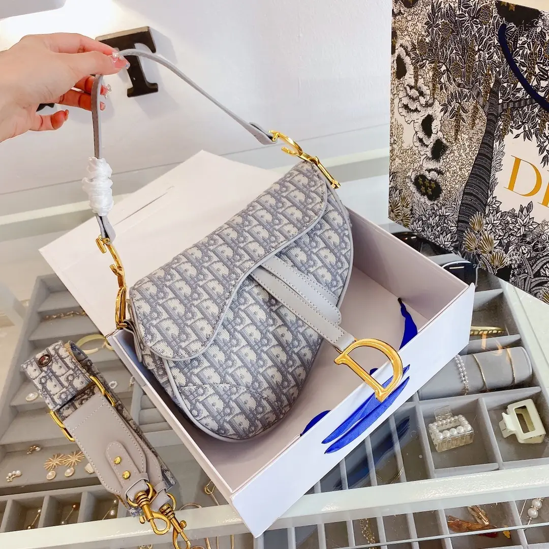 4374-66.8$-DIOR gallery