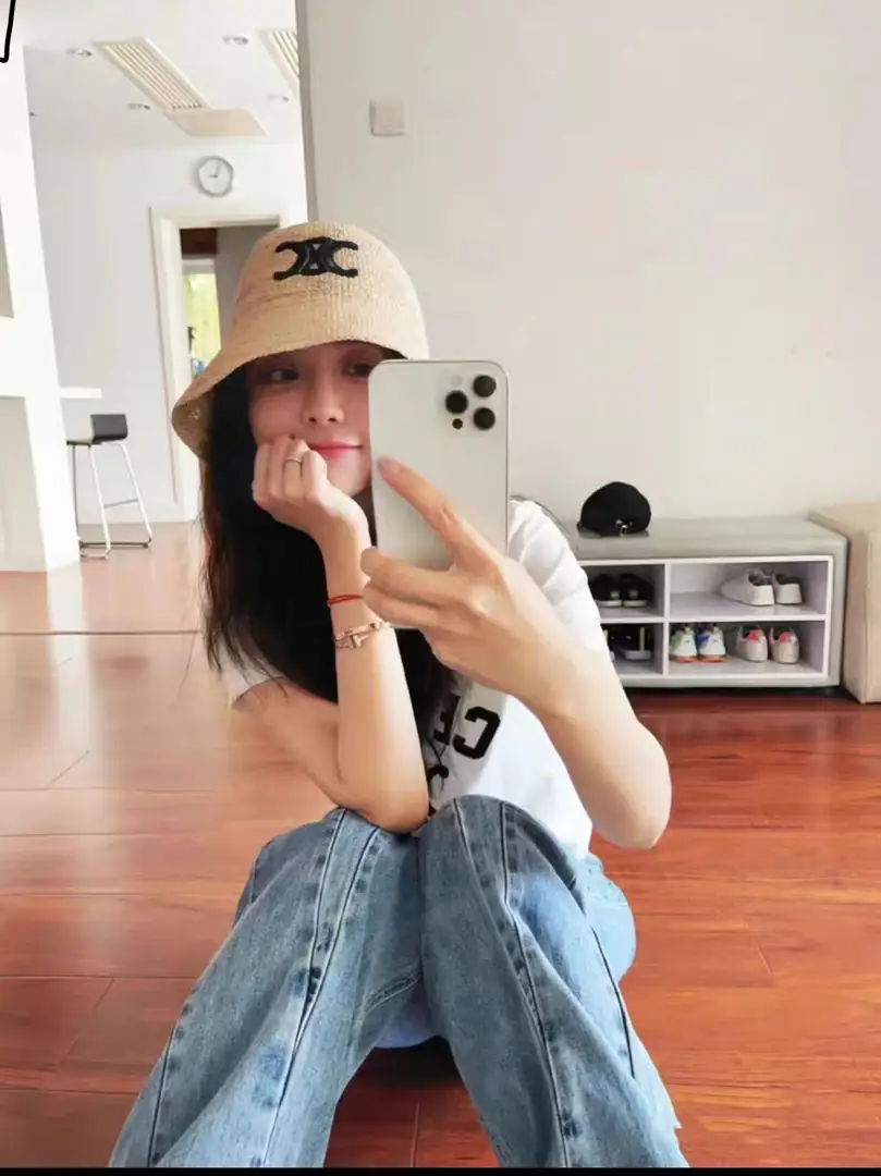 4561-37.11$-CELINE gallery