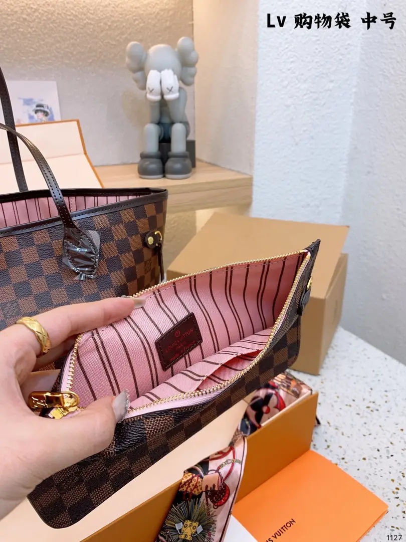 4661-62.88$-LV gallery