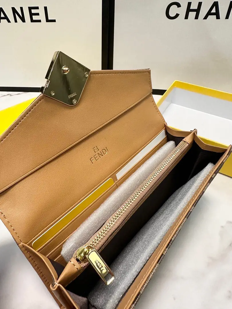 4676-49.99$-FENDI gallery