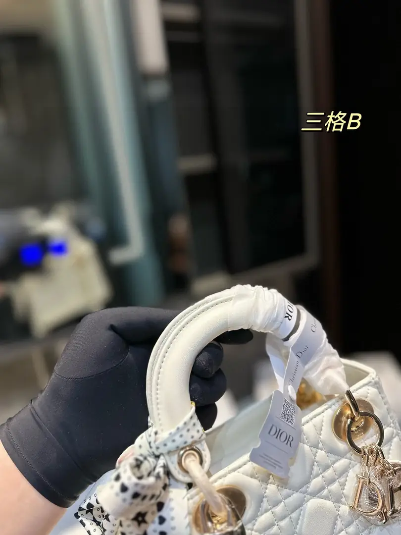 4682-57.8$-DIOR gallery