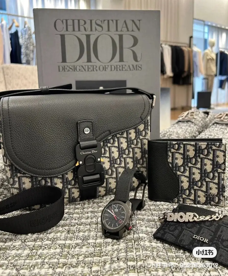 4782-81.66$-DIOR gallery