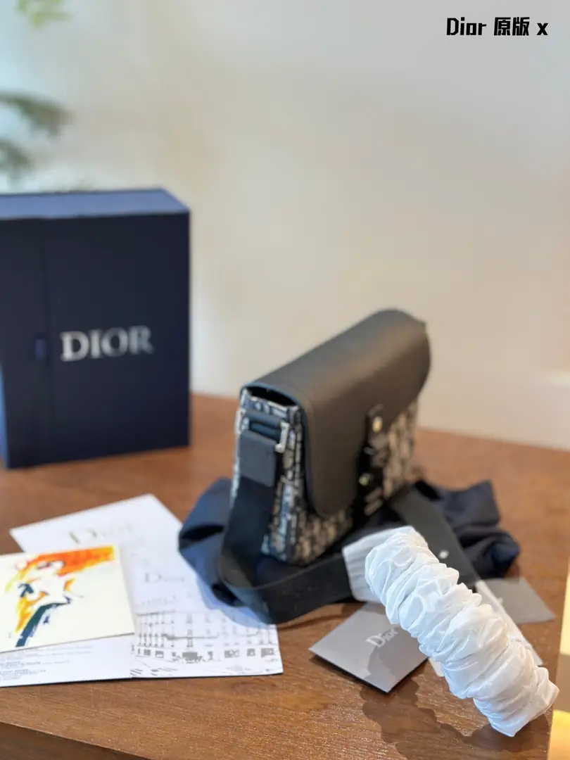 4782-81.66$-DIOR gallery