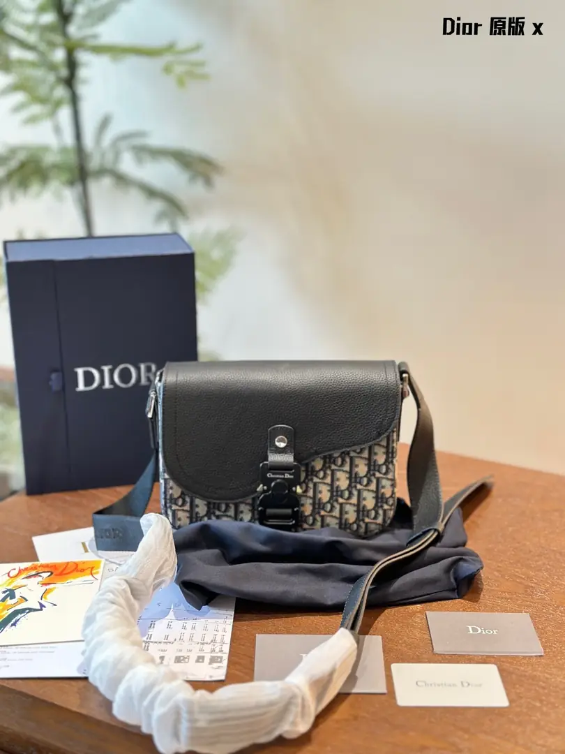 4782-81.66$-DIOR gallery
