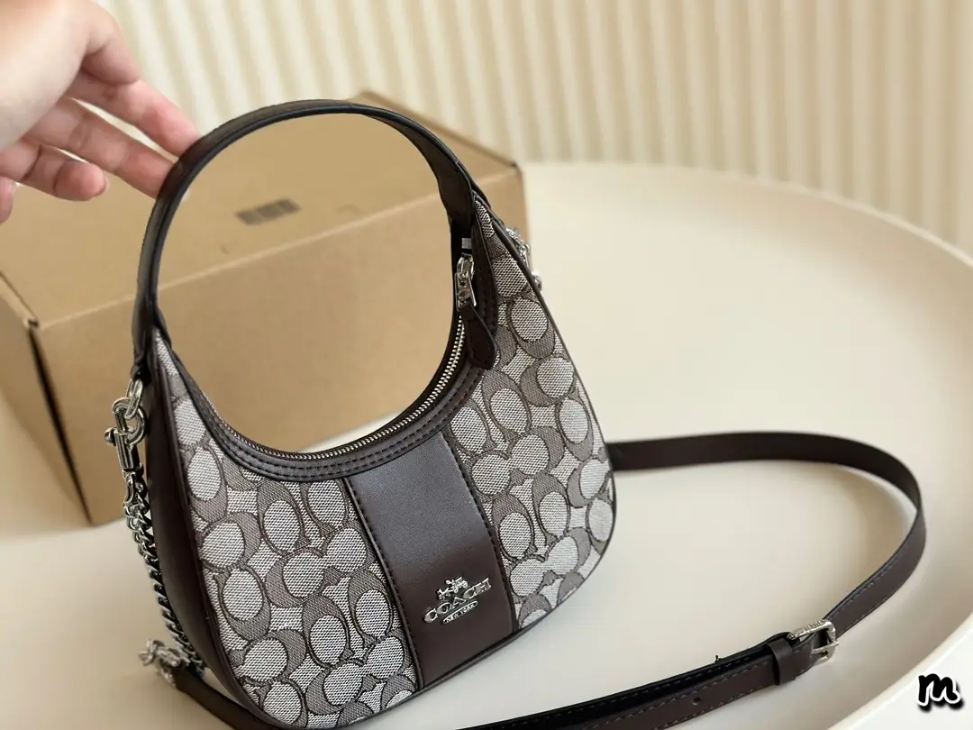 4792-62.88$-coach gallery