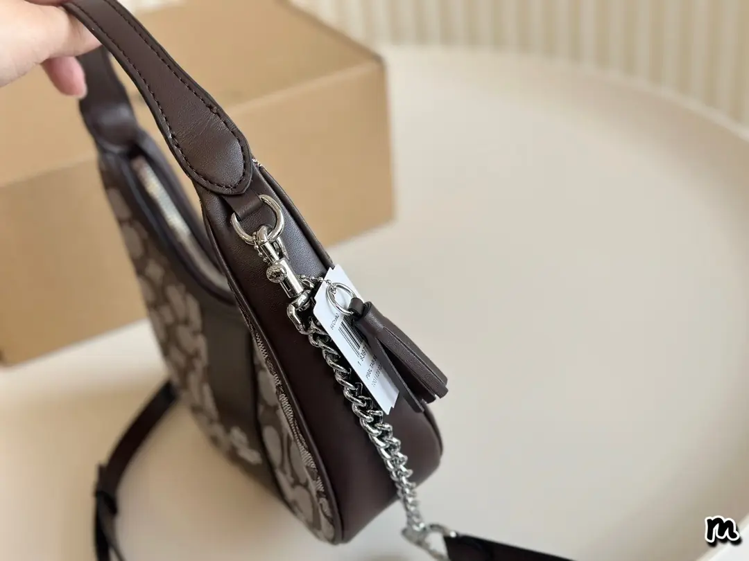 4792-62.88$-coach gallery