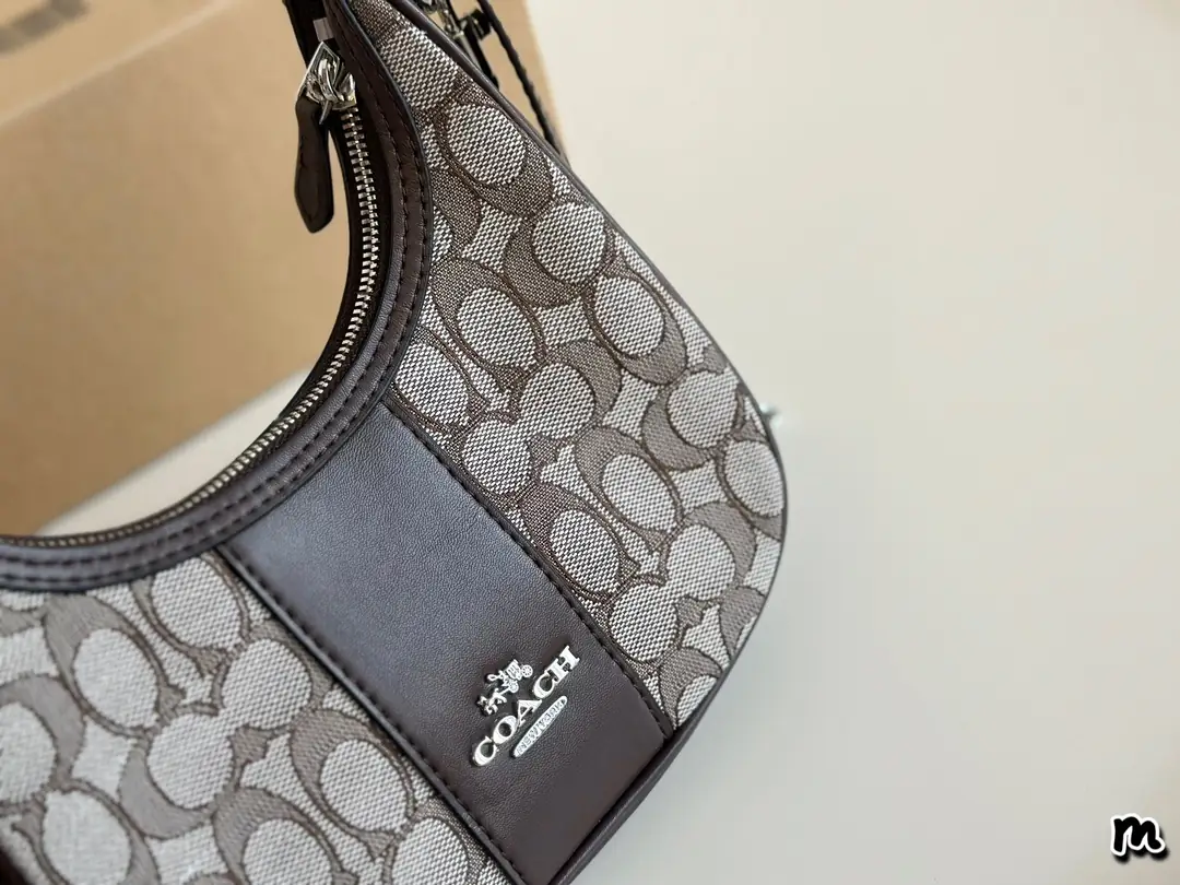 4792-62.88$-coach gallery