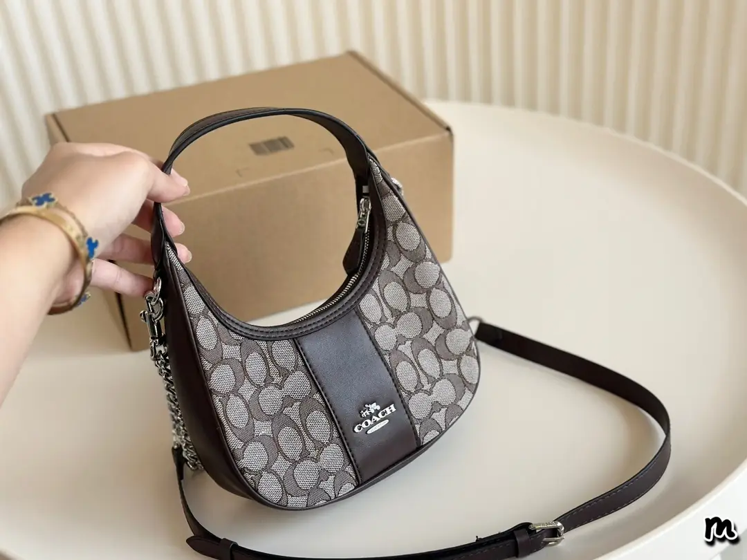 4792-62.88$-coach gallery