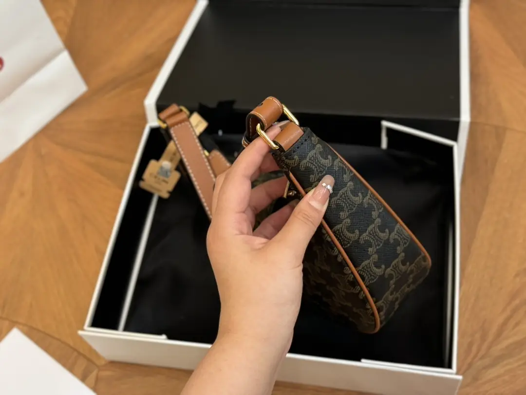 4838-57.8$-celine gallery