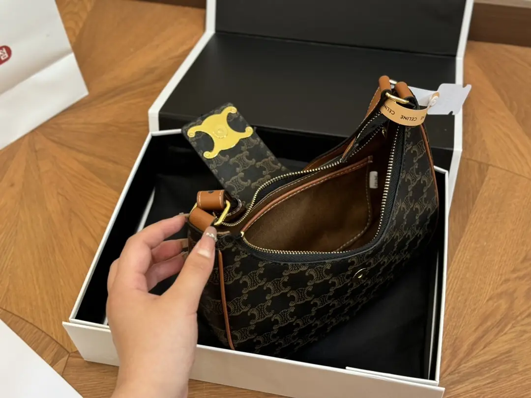 4838-57.8$-celine gallery