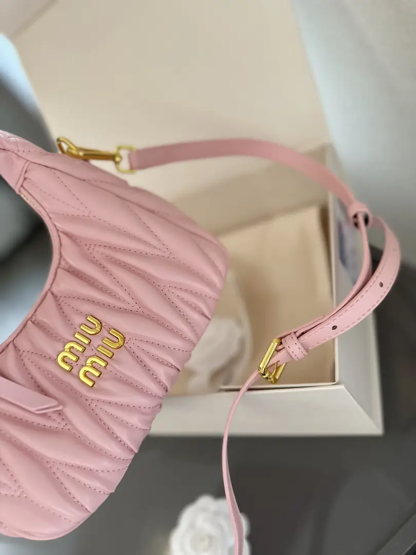 4883-53.88$-miumiu gallery