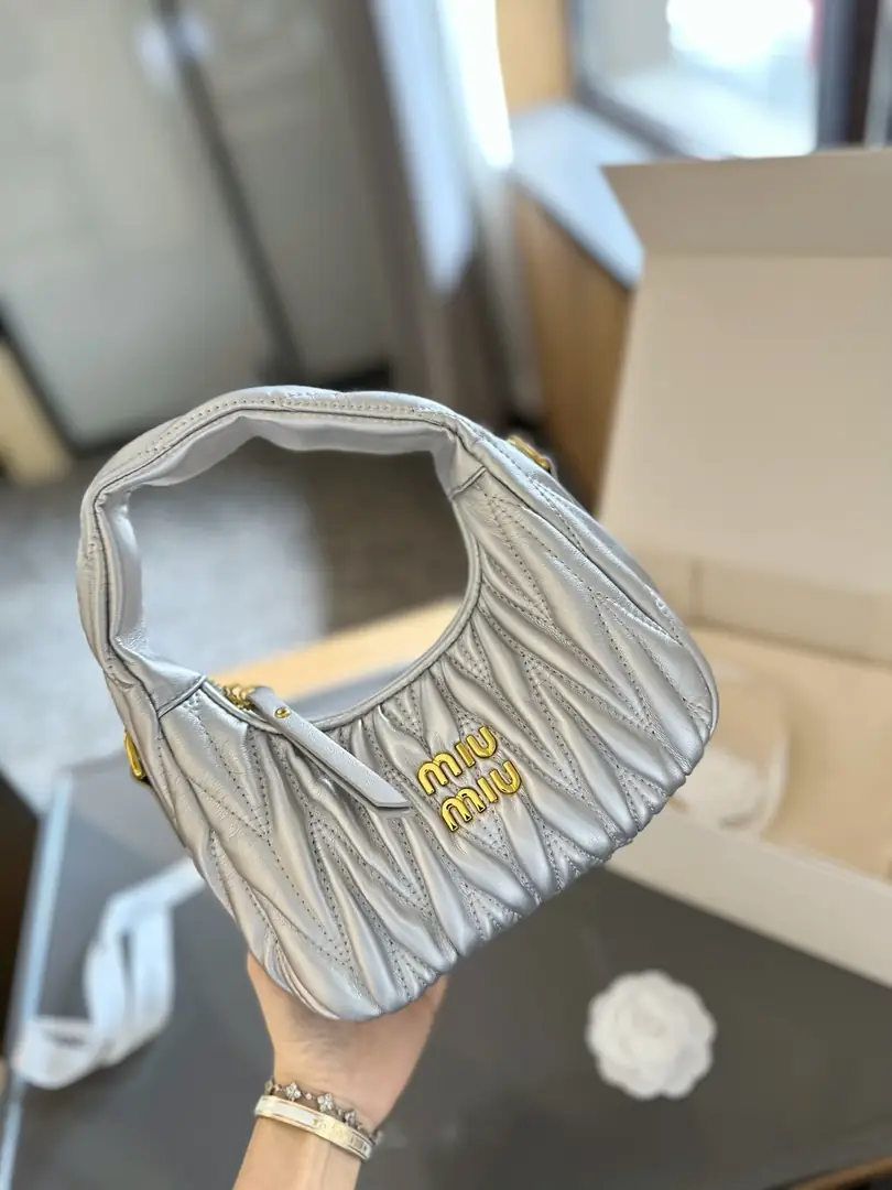 4883-53.88$-miumiu gallery