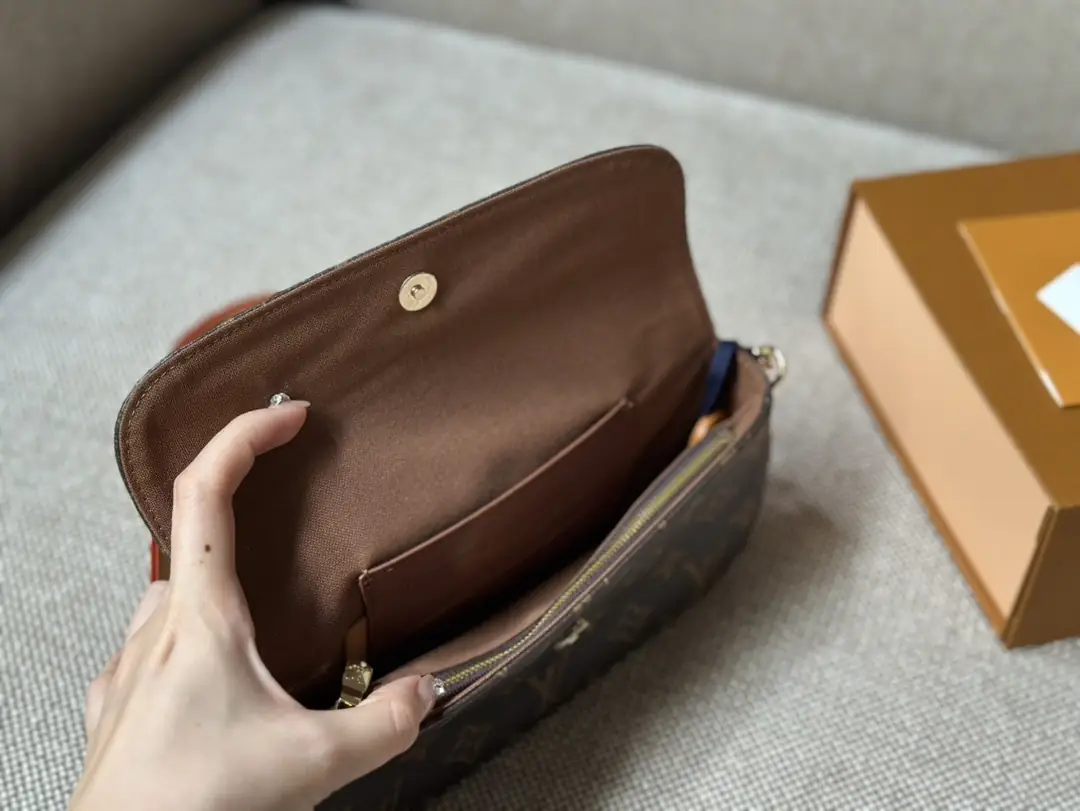 4981-57.8$-LV gallery