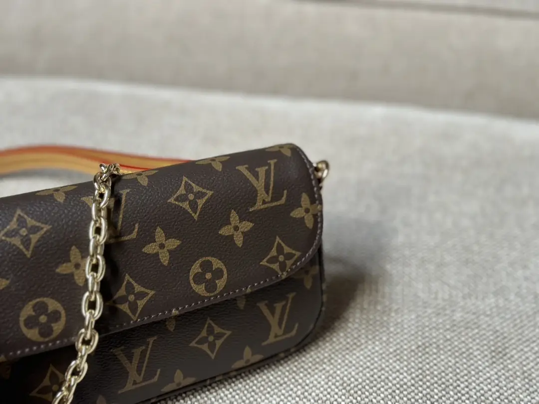 4981-57.8$-LV gallery