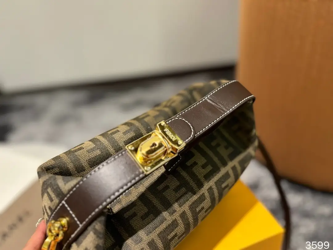 5002-56.8$-fendi gallery