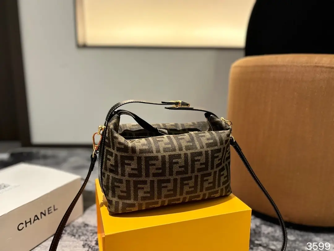 5002-56.8$-fendi gallery