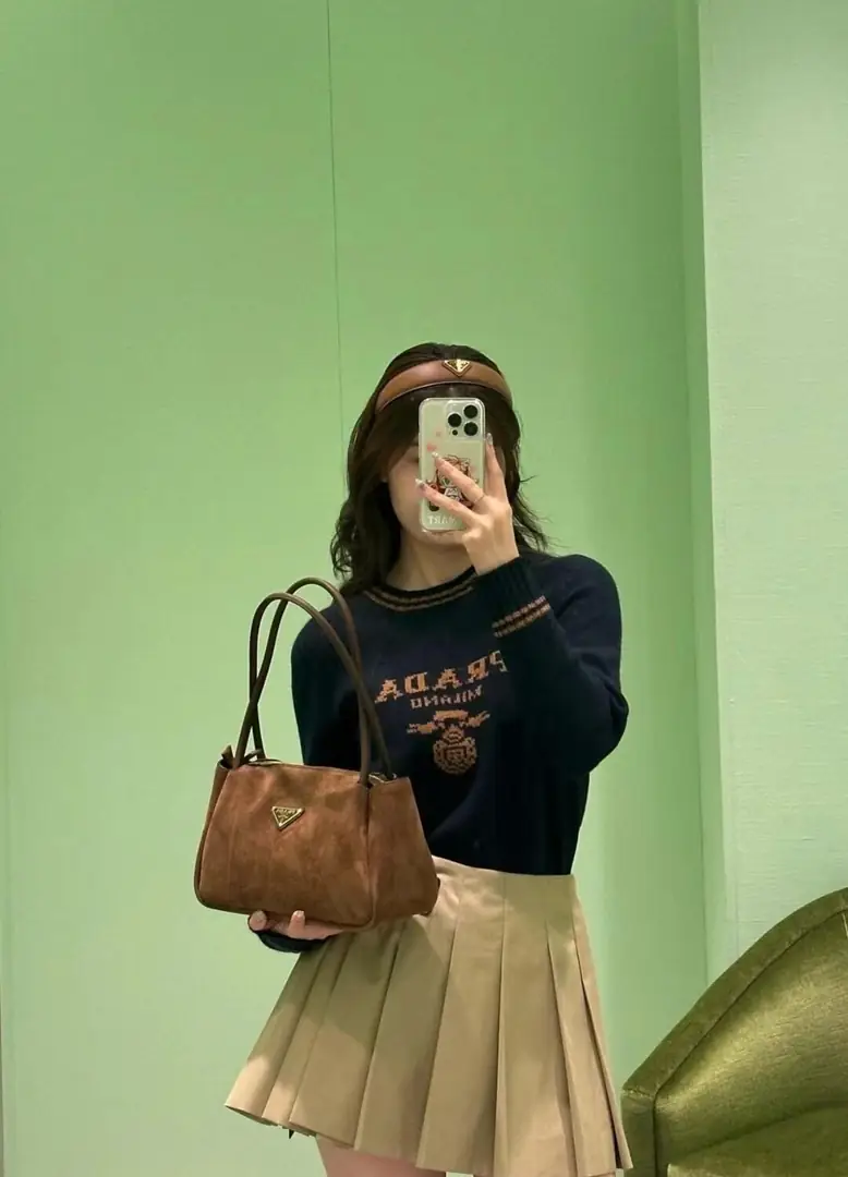 5004-49.99$-PRADA gallery