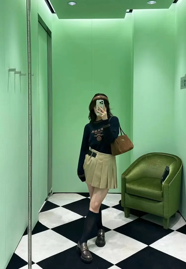 5004-49.99$-PRADA gallery