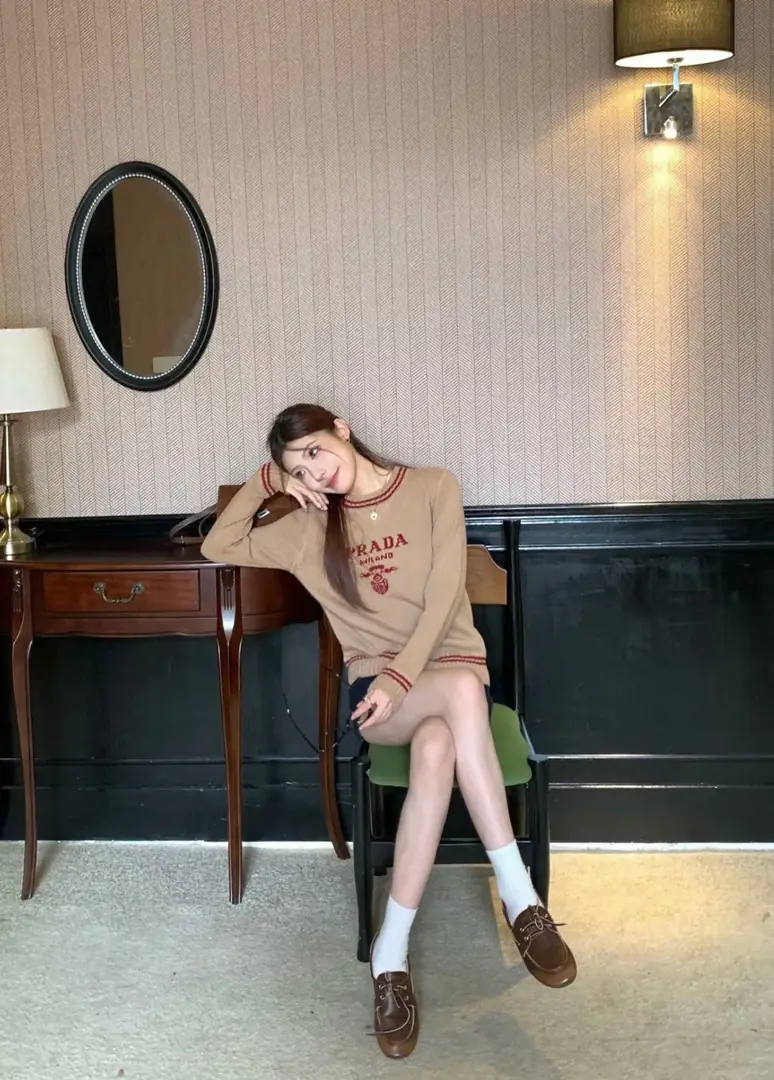 5004-49.99$-PRADA gallery