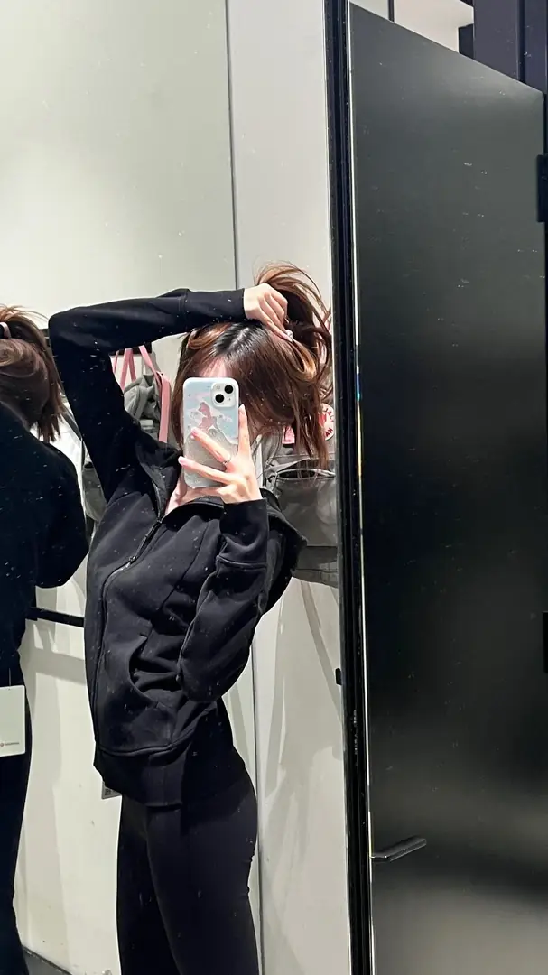 5117-425-58.66$--Lululemon scuba gallery