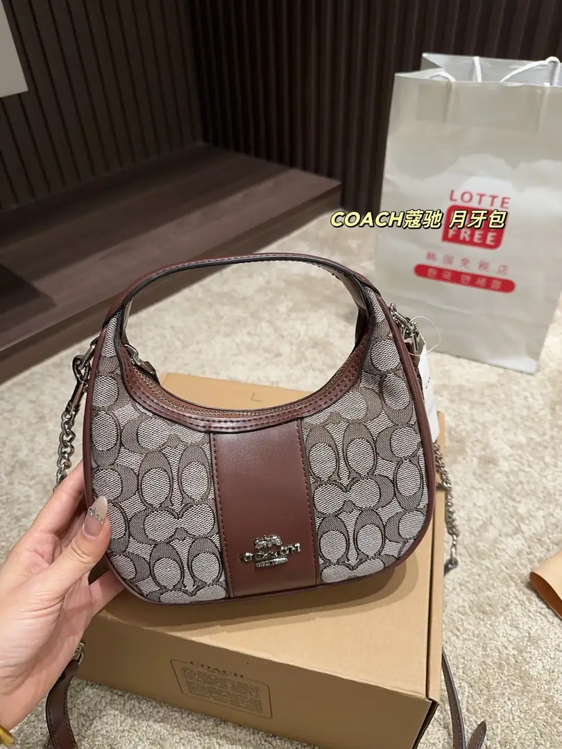 5157-58.8$-COACH gallery