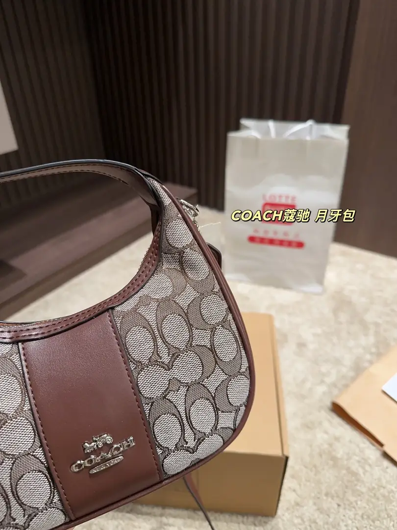 5157-58.8$-COACH gallery