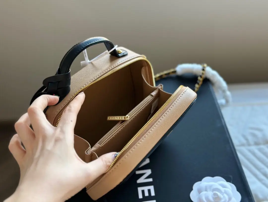 5158-62.8$-CHANEL gallery