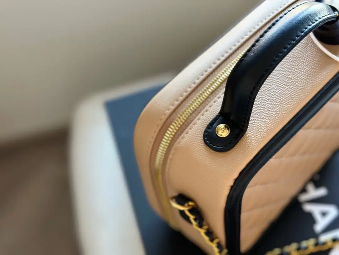 5158-62.8$-CHANEL gallery