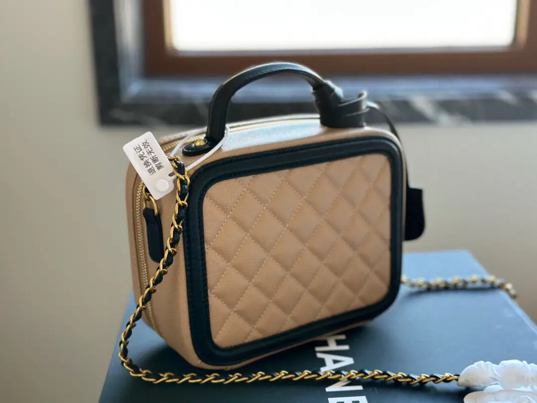 5158-62.8$-CHANEL gallery