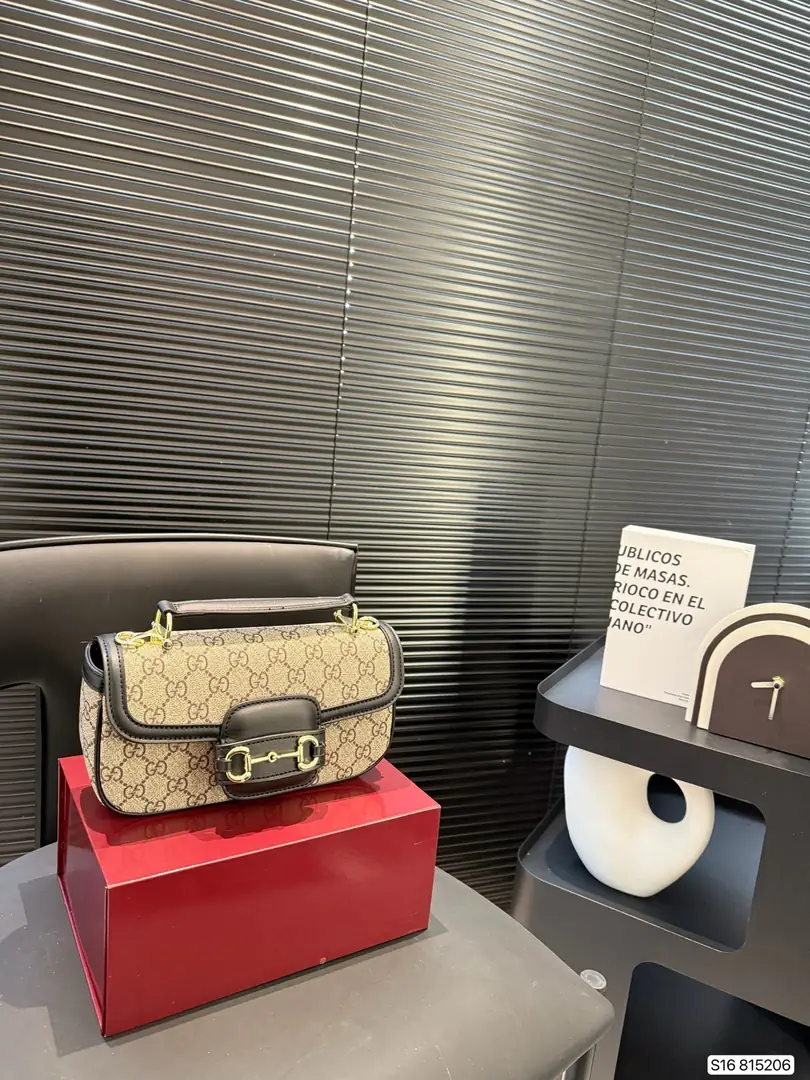 5160-56.8$-GUCCI gallery