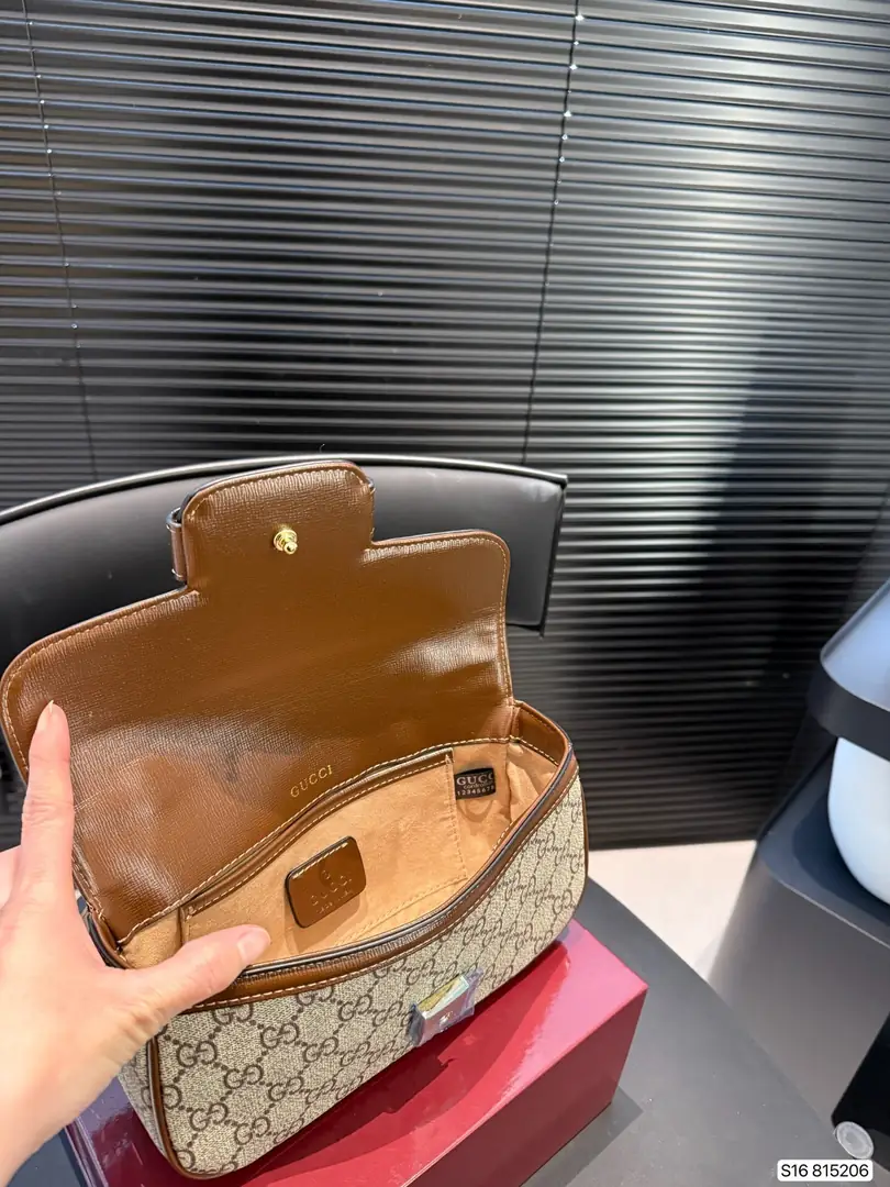 5160-56.8$-GUCCI gallery