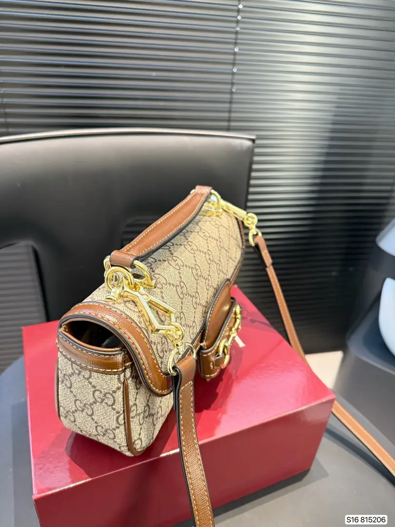 5160-56.8$-GUCCI gallery