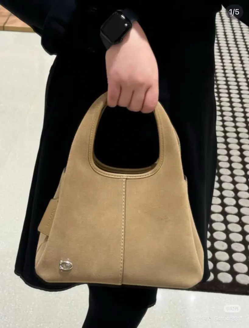 5162-64.8$-COACH gallery