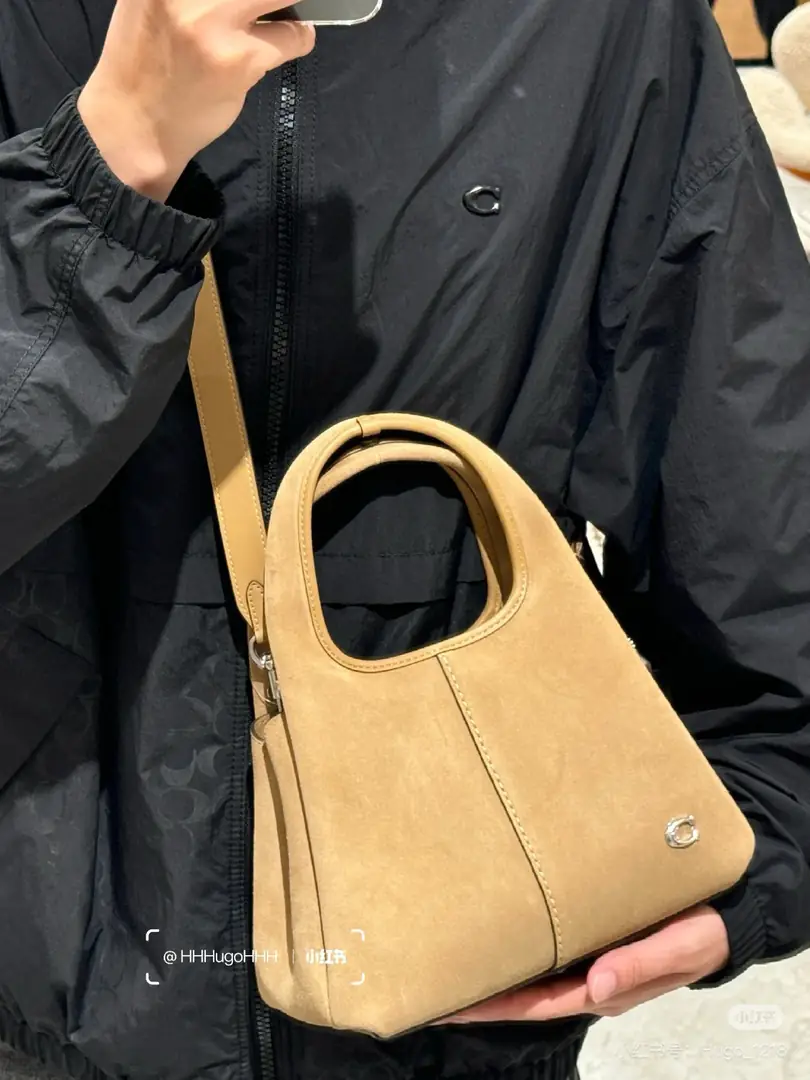 5162-64.8$-COACH gallery