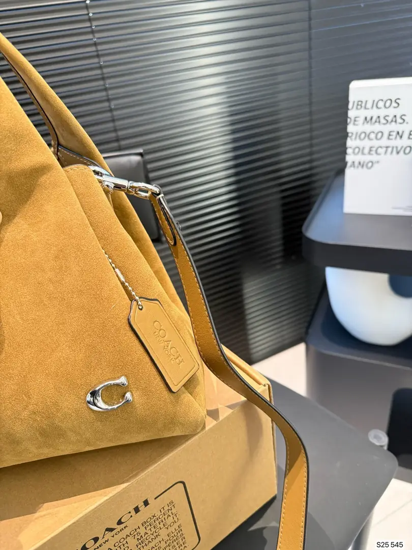 5162-64.8$-COACH gallery